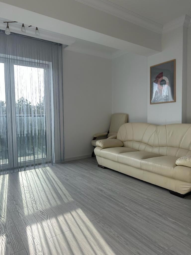 Cozy Studios In Сучава Экстерьер фото